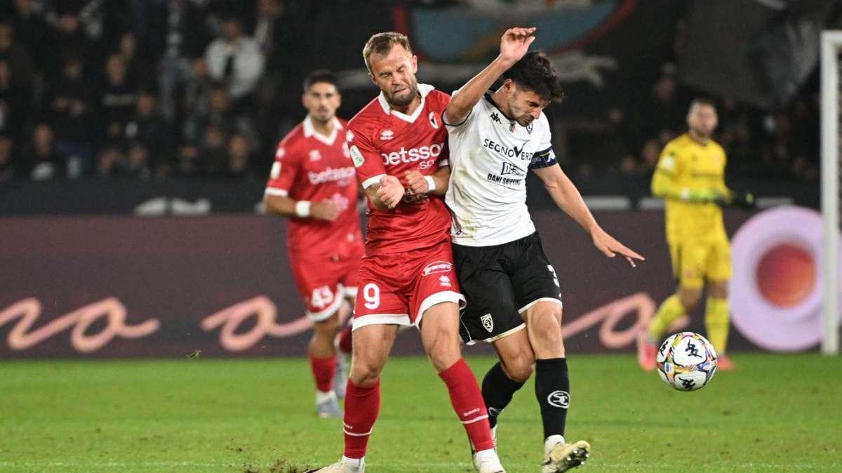 Gytkjaer non sbaglia, Verreth prova a dare geometrie. Insicuro Nikolaou, molle Castrovilli. Le pagelle
