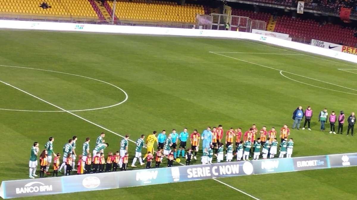 Benevento sciupone e sfortunato: l'Avellino ringrazia e vince il derby. Andreoletti: "Dispiace non aver dato una gioia ai tifosi"