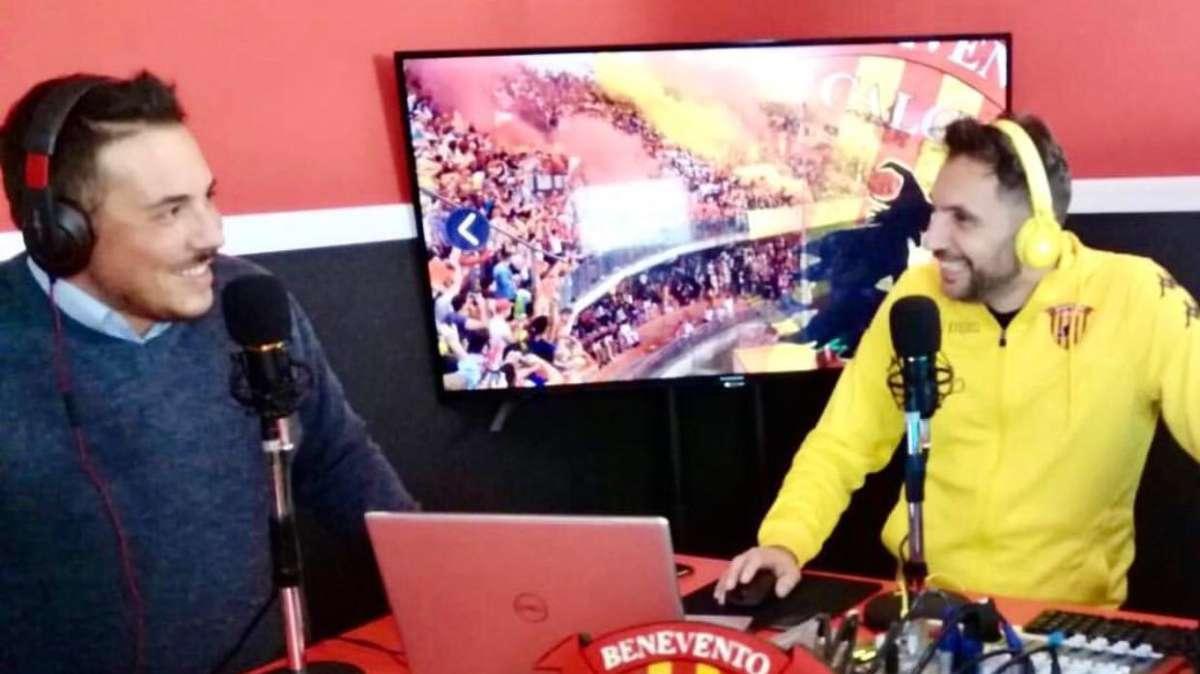TOTALMENTE DIPENDENTE, APPUNTAMENTO OGGI DALLE 17.30: IN COLLEGAMENTO SILVER MELE E G. NAPOLITANO