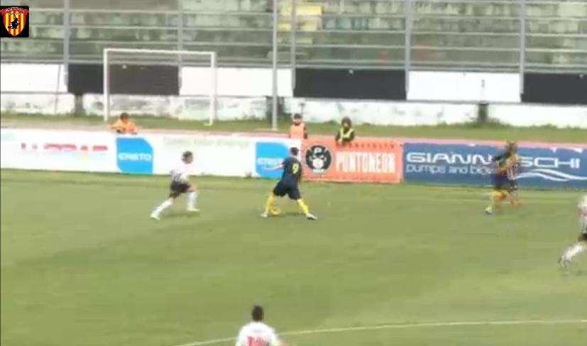 SEGUI IL NS. LIVE: Viareggio -BENEVENTO 2-1...(12'pt. Altinier 21' pt. Cesarini rig. 34'st. Zaza)... FINALE....in diretta dallo "Stadio dei Pini" di Viareggio.....