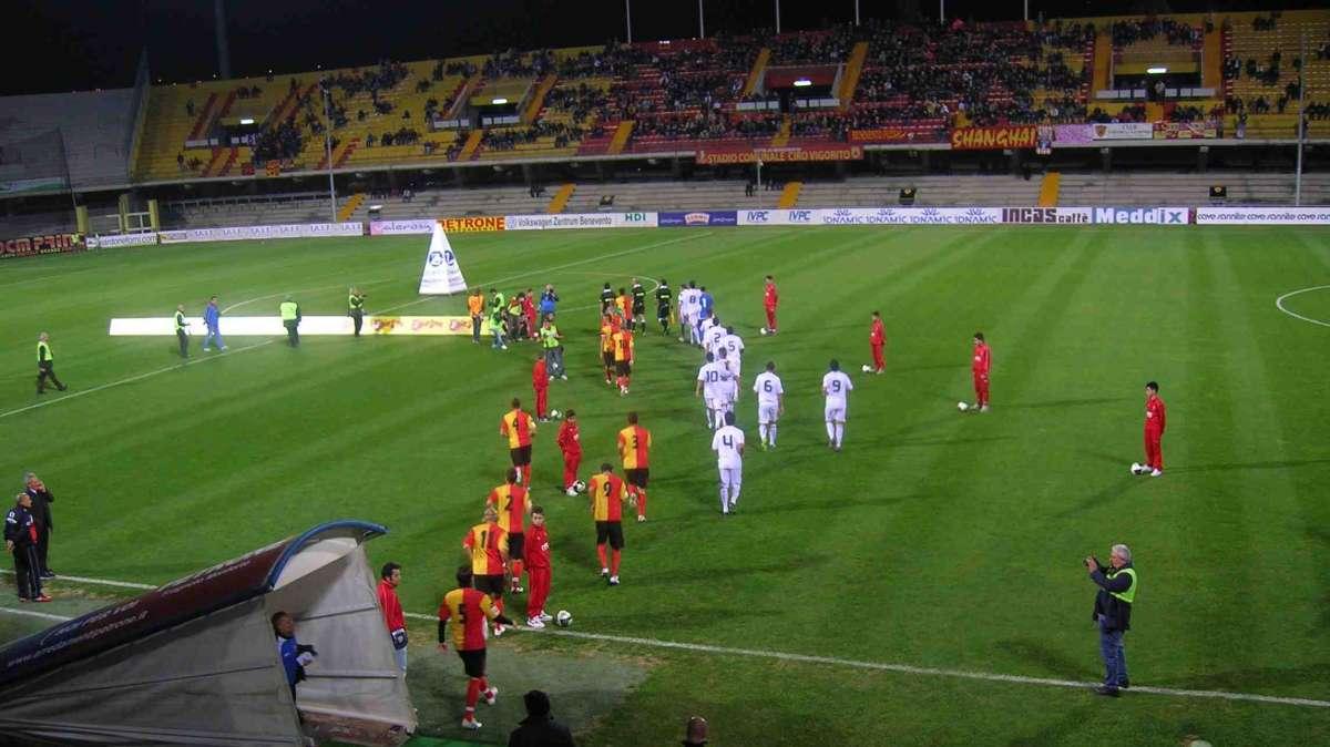 SEGUI IL NS.LIVE: BENEVENTO-Taranto:2-1 (11' Guazzo 16' Lacamera 13' st. Lacamera su rig.)...FINALE (20 minuti di sospensione per problemi ai fari).......in diretta dal "Ciro Vigorito" di Benevento