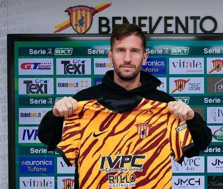 SI FERMA PETTINARI