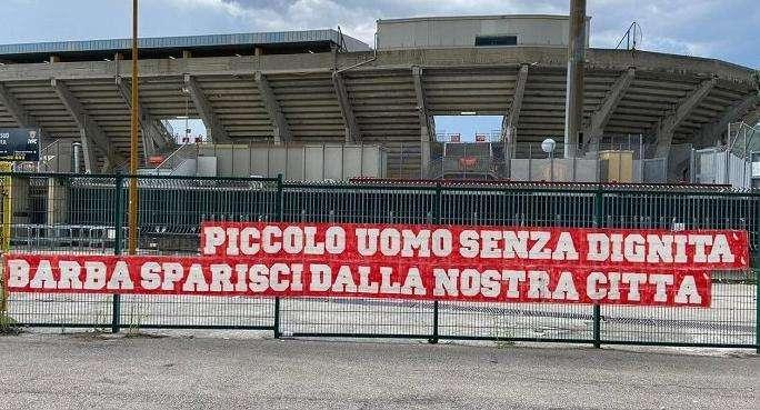 La Curva Sud su Barba: "Chi non vuole indossare i nostri colori deve andarsene"