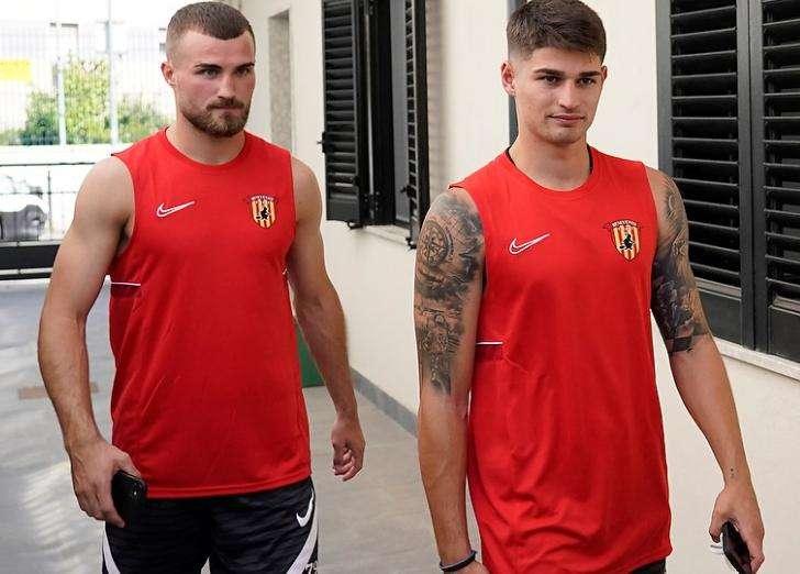 Il Benevento ufficializza gli arrivi di Karic e Koutsoupias. Brignola in prestito al Cosenza