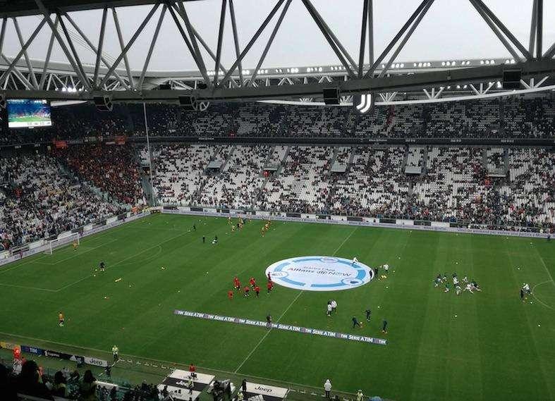 12^ Giornata di campionato serie A TIM: JUVENTUS-BENEVENTO 2-1 (19' Ciciretti 56'Higuain 65'Cuadrado) IL BENEVENTO METTE PAURA ALLA JUVE