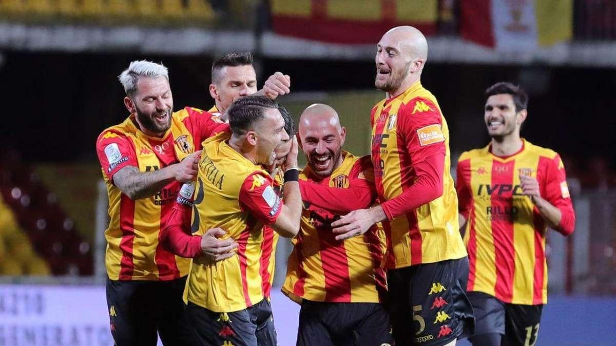 FESTA BENEVENTO: LA STREGA TORNA IN SERIE A