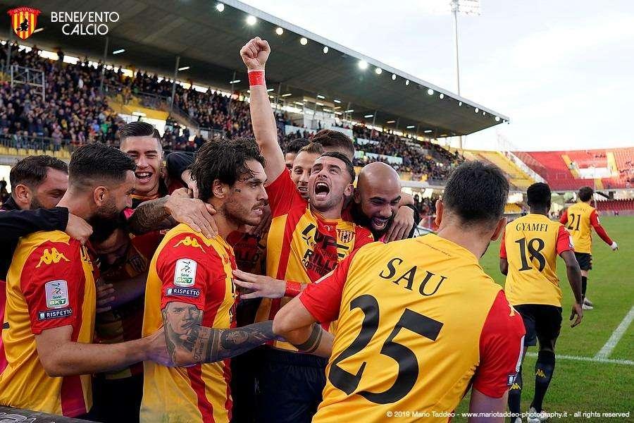BENEVENTO INARRESTABILE: 1-0 AL FROSINONE E +14 SUL TERZO POSTO