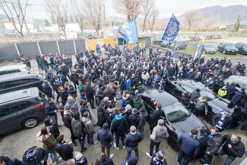 ENTUSIASMO ALLE STELLE IN CASA BRESCIA: IN 250 PER INCITARE LA SQUADRA PRIMA DEL BENEVENTO