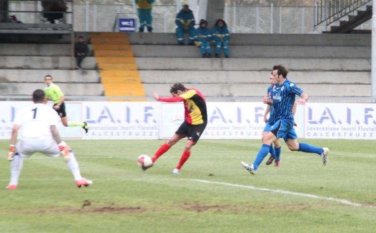 LIVE SCORE:BENEVENTO-Pisa 2-1 (31'pt. Altinier 14'st. Altinier 31'st. Scappini) ...FINALE.....in diretta dal "Ciro Vigorito" di Benevento