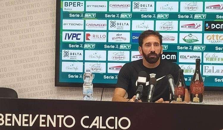 Conferenza stampa Caserta: "Cosenza bravo in fase di non possesso. Voglio la vittoria"