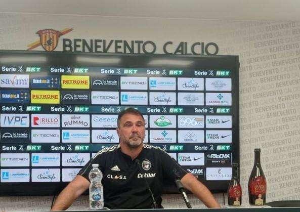 SALA STAMPA DOPO BENEVENTO-PISA, il tecnico D'Angelo: "Puniti dall'unico errore. Il pari sarebbe stato più giusto"