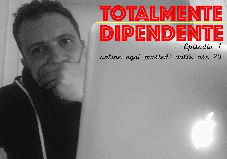 TOTALMENTE DIPENDENTE n.°1: IL PRIMO NUMERO DELLA RUBRICA "FUORI ONDA" DI COLORE GIALLOROSSO