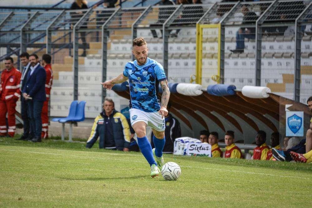Fano, idea Tomi per la fascia mancina