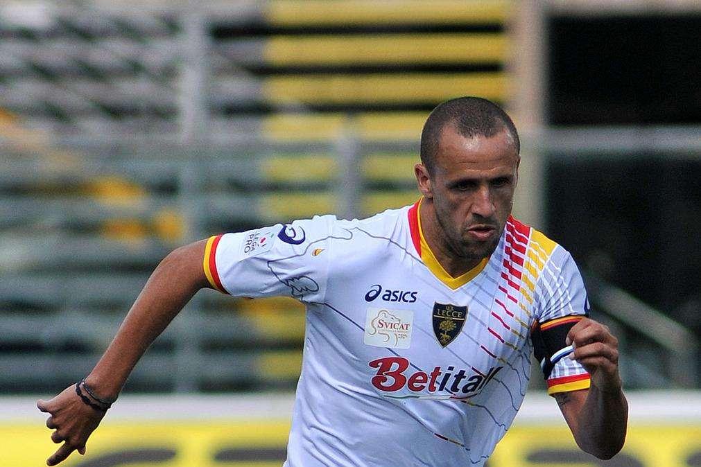 Lecce, niente fascia da capitano a Giacomazzi. Cessione più vicina?