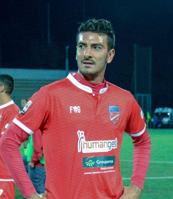 Fidelis Andria, scatto per Croce