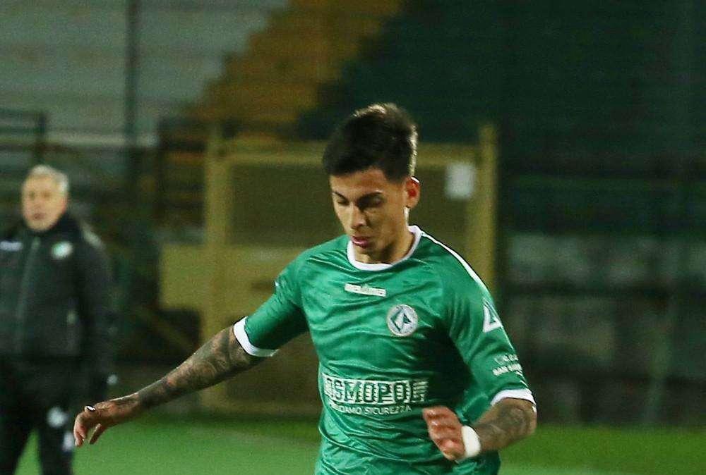 Carrarese, il club riscatterà il difensore Illanes dall'Avellino