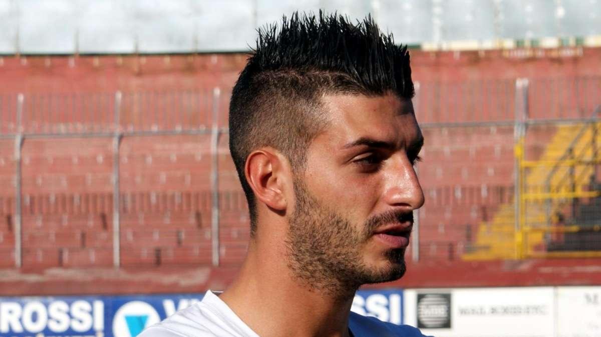 Vigor Lamezia, Maglia sfoglia la margherita: tante offerte per Del Sante