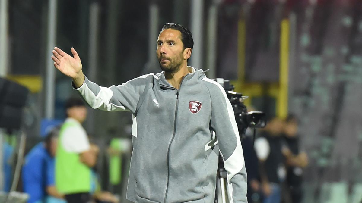 Salernitana, definito lo staff di Cosmi per la stagione 2026/27: resta Scurto
