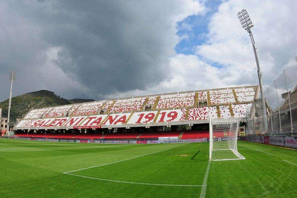 Bari e Reggina, a luglio triangolare di lusso con la Salernitana