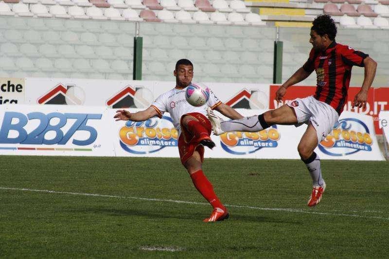 Fidelis Andria, stretta finale per un attaccante