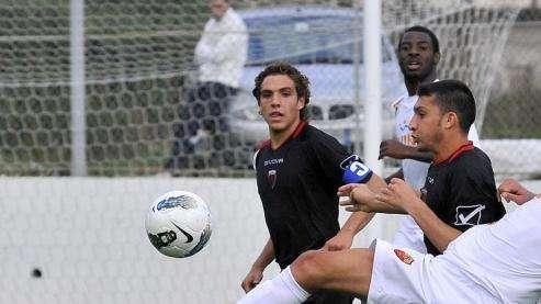 Teramo e Reggina hanno posato gli occhi su un centrocampista