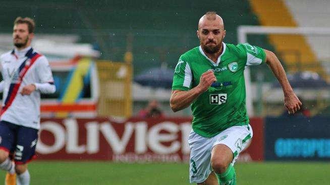 Lecce, piace un esterno di Serie B