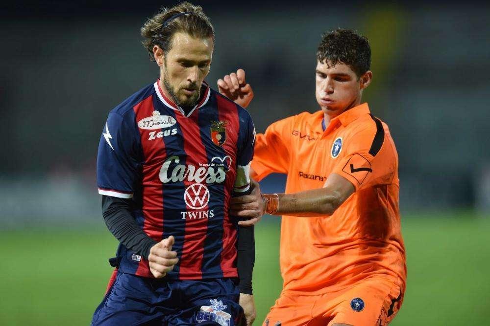 IL PROTAGONISTA DELLA SETTIMANA - DAL GRAN RIFIUTO ALLA CASERTANA: FLORO FLORES LASCIA IL CALCIO