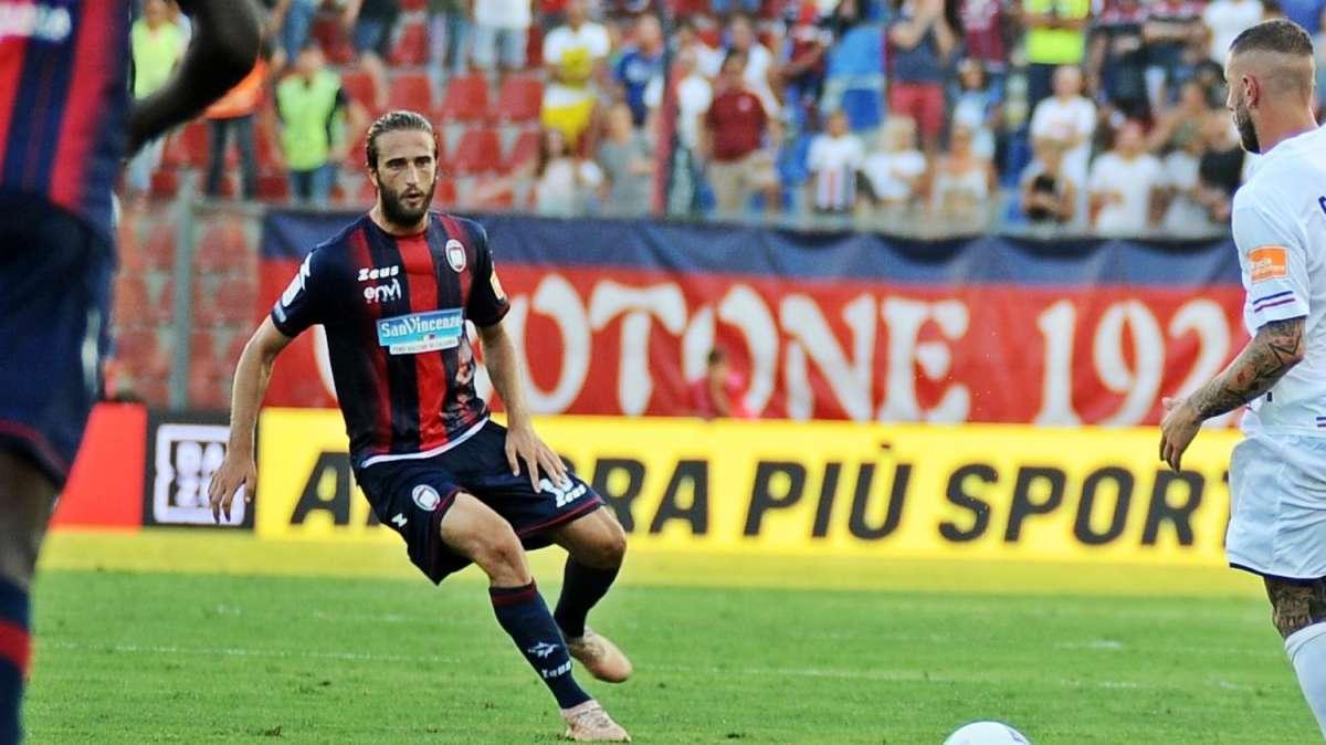 Crotone, l'indizio social è inequivocabile: torna Barberis