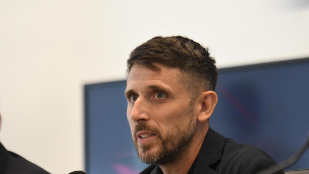 Greco: "In costruzione. Dentro solo giocatori che desiderano il Crotone"