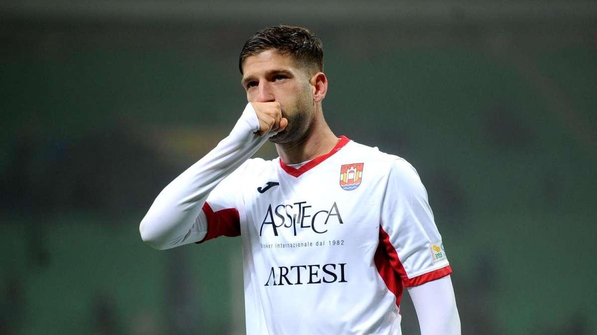 Bari, per la difesa si segue Alessandro Bassoli del Pordenone 