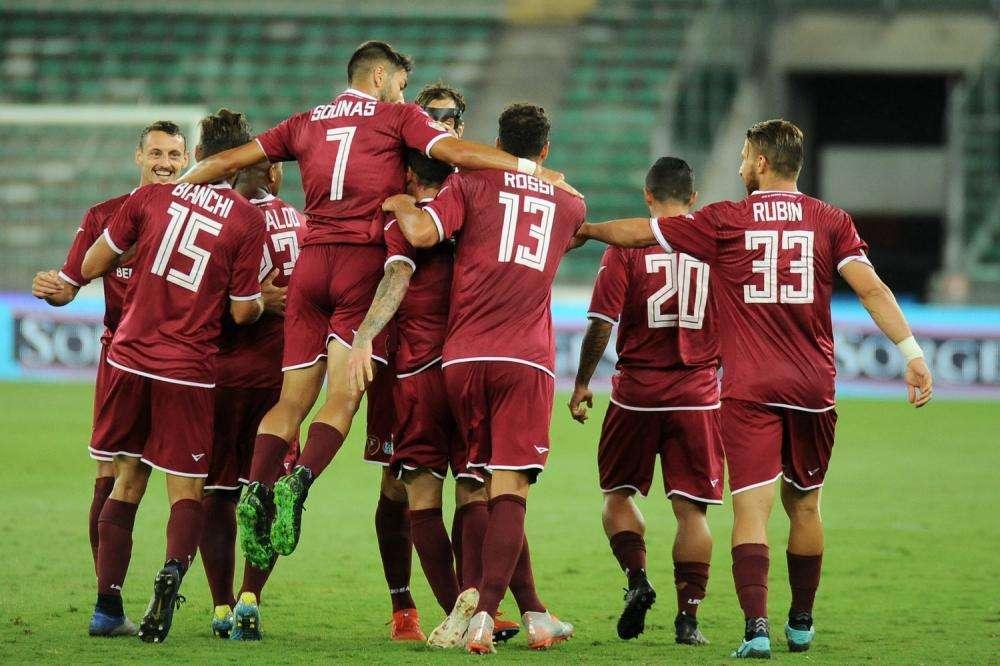 La Reggina corrisponderà intero ammontare stipendi a calciatori e staff