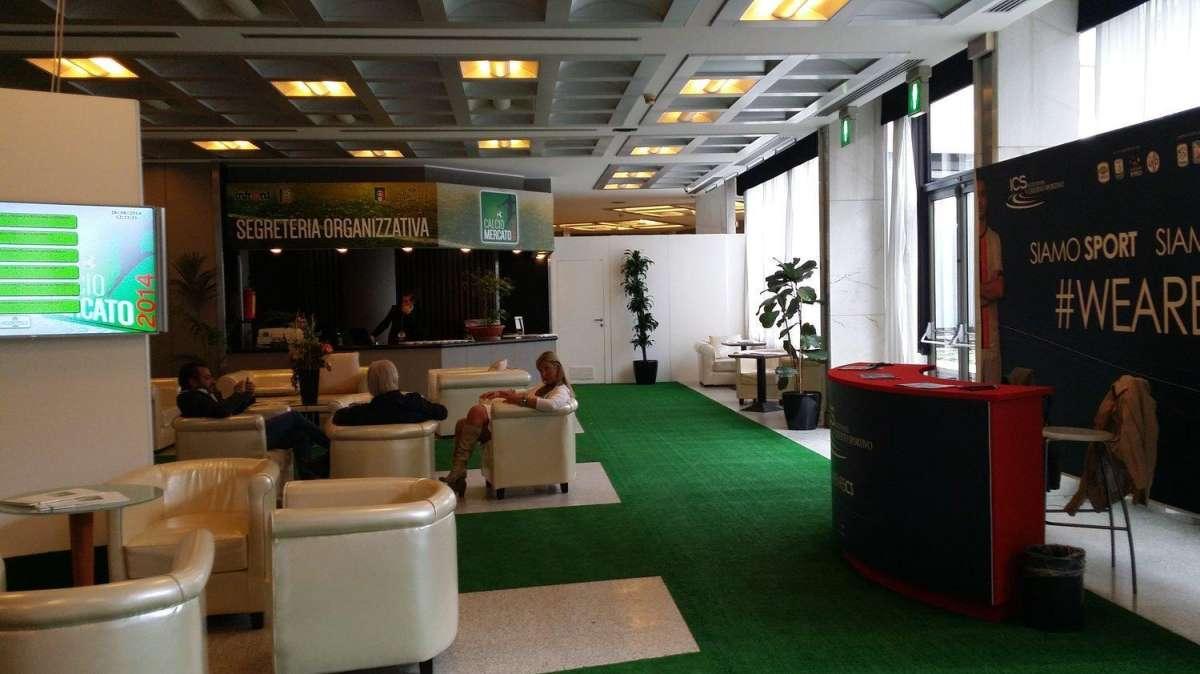 Calciomercato: i saloni dell'Ata Hotel sempre più vuoti...