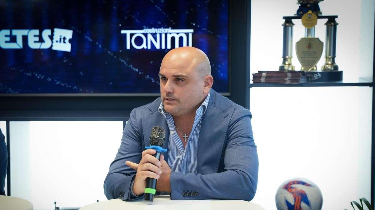 Ds Cavese: "Stiamo lavorando a qualche over, il mercato è lungo"