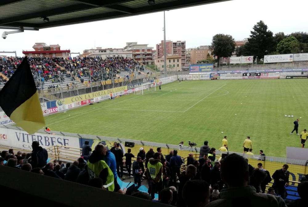 FOTONOTIZIA TC - Viterbese-Monza, "Rocchi" pieno. La coreografia gialloblu