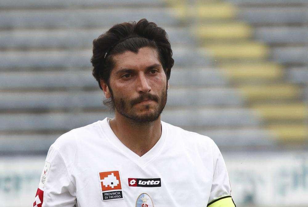 Aversa Normanna, Di Girolamo in partenza: diverse richieste per il difensore 