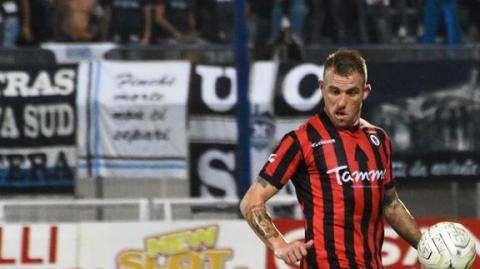ESCLUSIVA TLP - Foggia, pres Fares in tackle: "Auteri? Idiota dalla moralità scadente. Lombardi? Un daspato, in Lega gli hanno sbattuto la porta in faccia. Il loro un mondo senza regole. Prossimo anno? Cavani, Iemmello e Drogba"