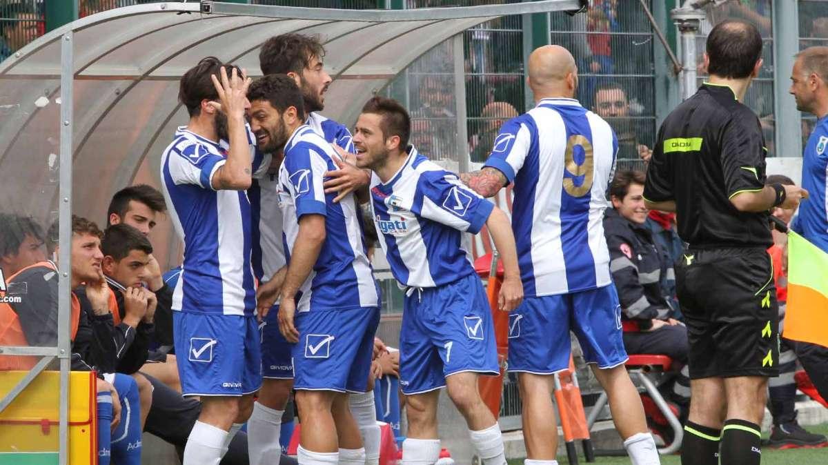 Arzanese, tanti gioielli in mostra sul mercato