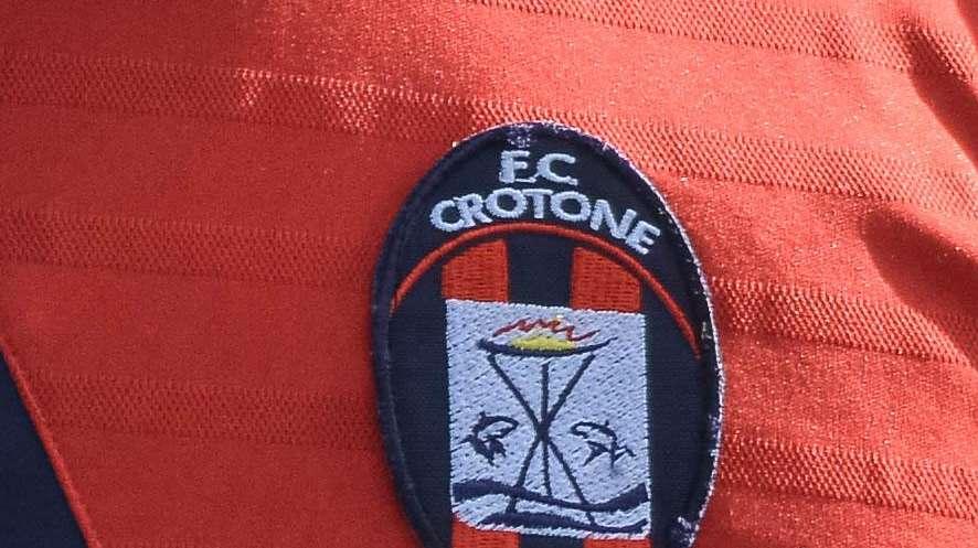 Crotone, per la sfida al Latina ballottaggio tra i pali
