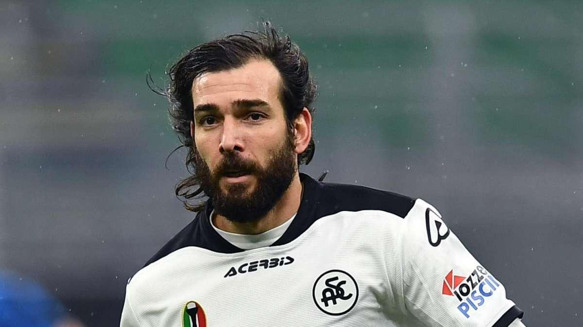 Pescara, arriva Pezzella. Si prova a chiudere per Luca Mora