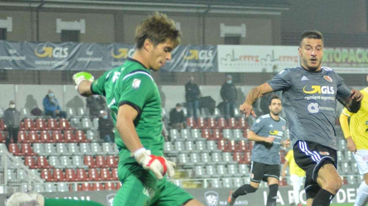 UFFICIALE - Juve Stabia, il portiere Edoardo Sarri ceduto al Bari