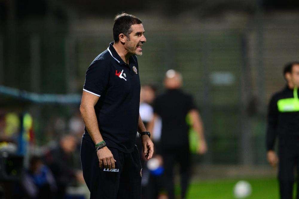 Valzer panchine: Lucarelli, niente Catania. C'è la Pro Vercelli 