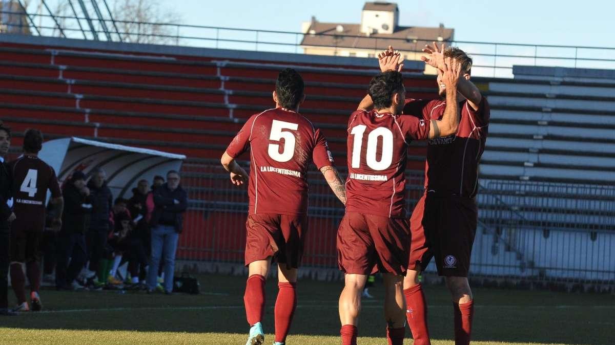 Arezzo, caccia all'attaccante