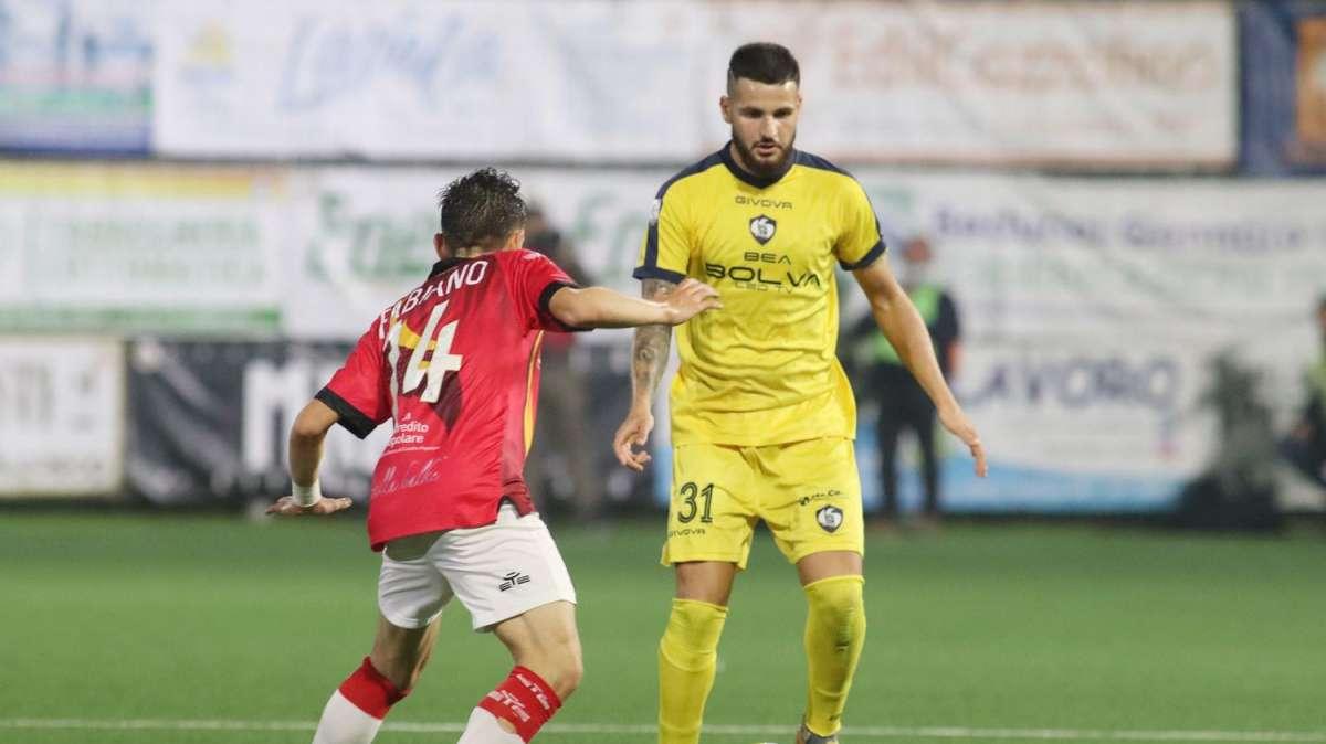 NOTIZIA TC - Cavese, Esposito passa al Ravenna