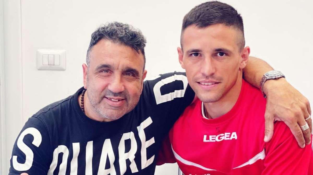 FOTONOTIZIA TC - Gubbio, ecco la firma sul rinnovo di Federico Vazquez