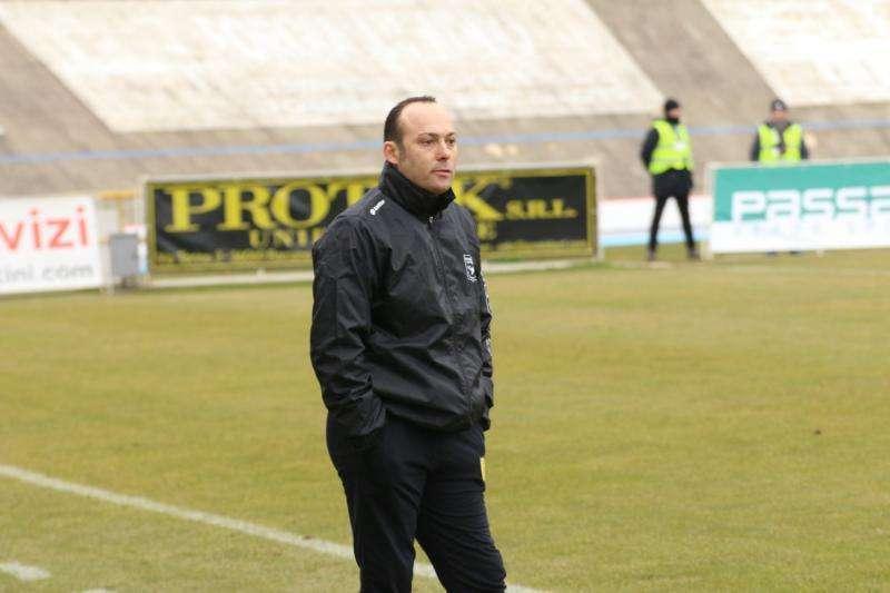 Novara, piace un allenatore impegnato nei play-off di Lega Pro