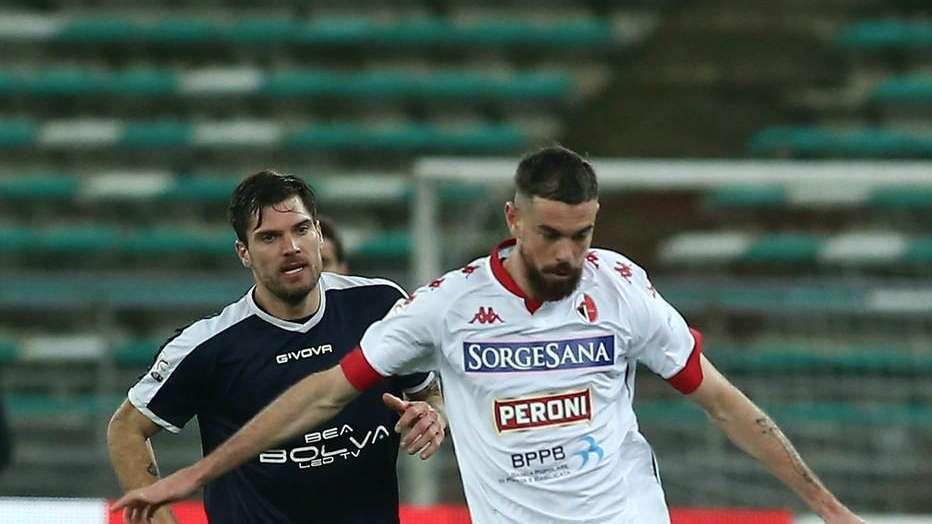 Bari, rivoluzione in difesa: Sabbione e Perrotta possono salutare