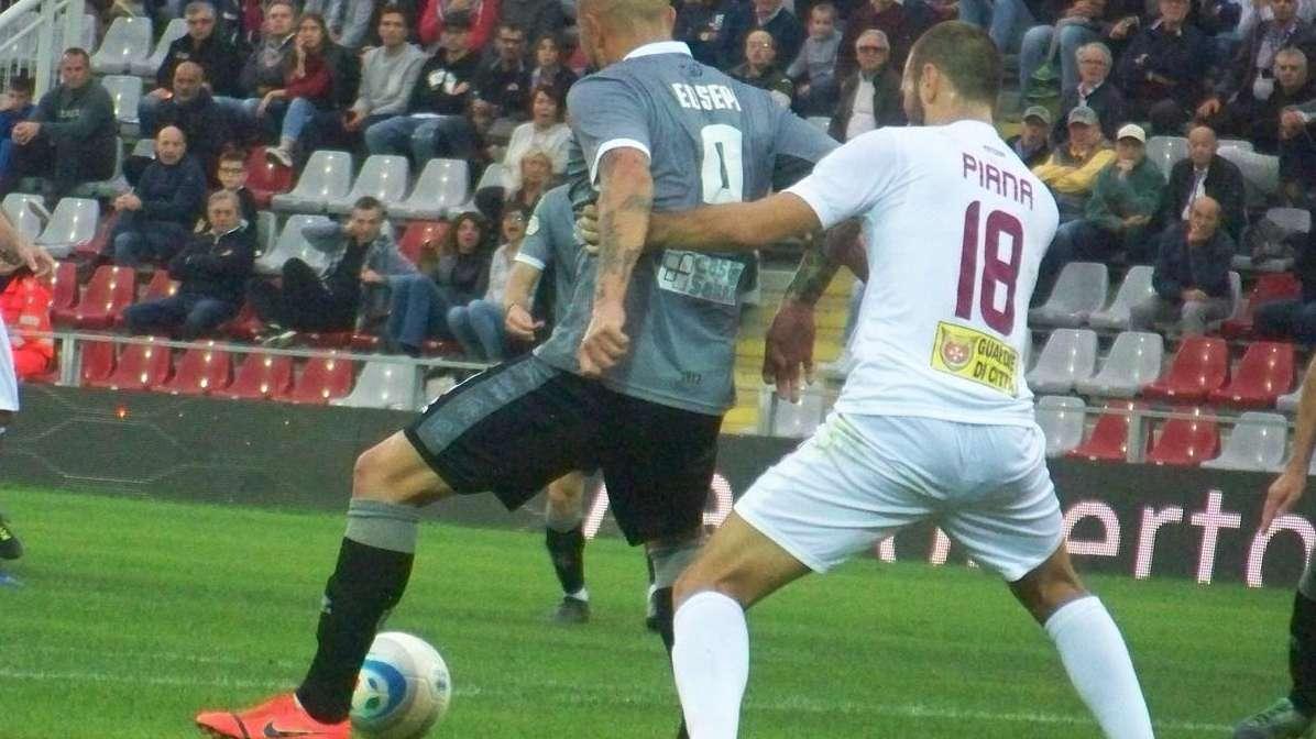 Dg Pontedera: "Stiamo trattando la cessione di Piana con un club"