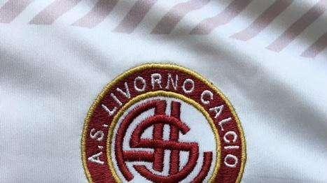 Livorno, due difensori ai saluti
