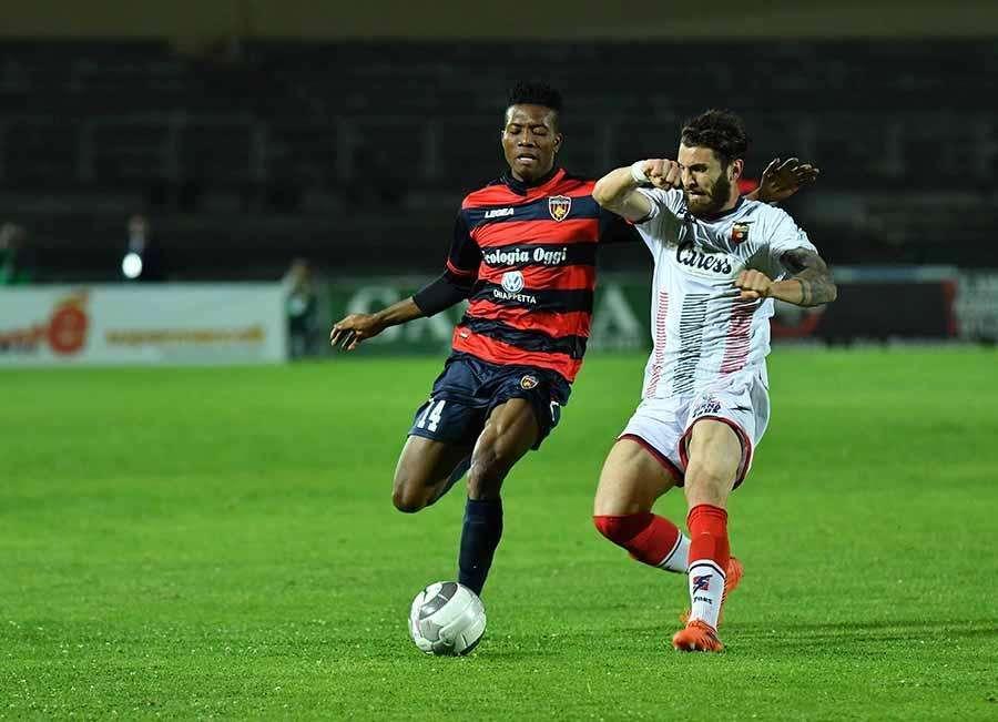 Casertana, l'ex D'Angelo vuol strapparti Pinna