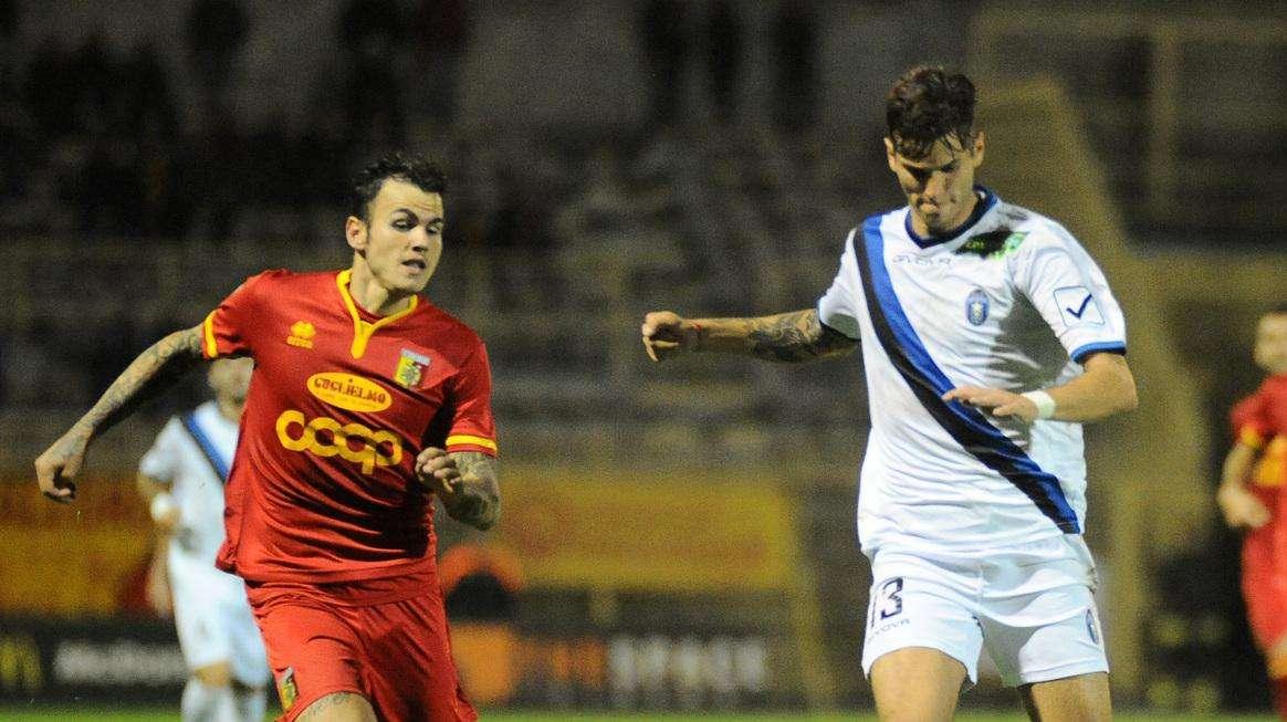 Pescara, D'Ursi: "Vorrei rimanere anche senza la promozione in B"